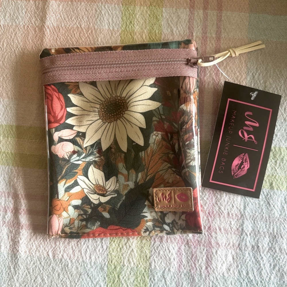 Makeup Junkie jewelry pouch
